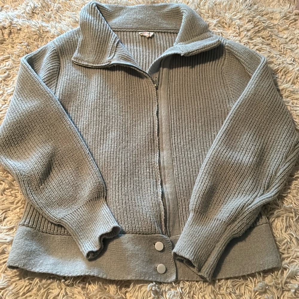 Bibi Cable Knit Zip Up Sweater, size M.